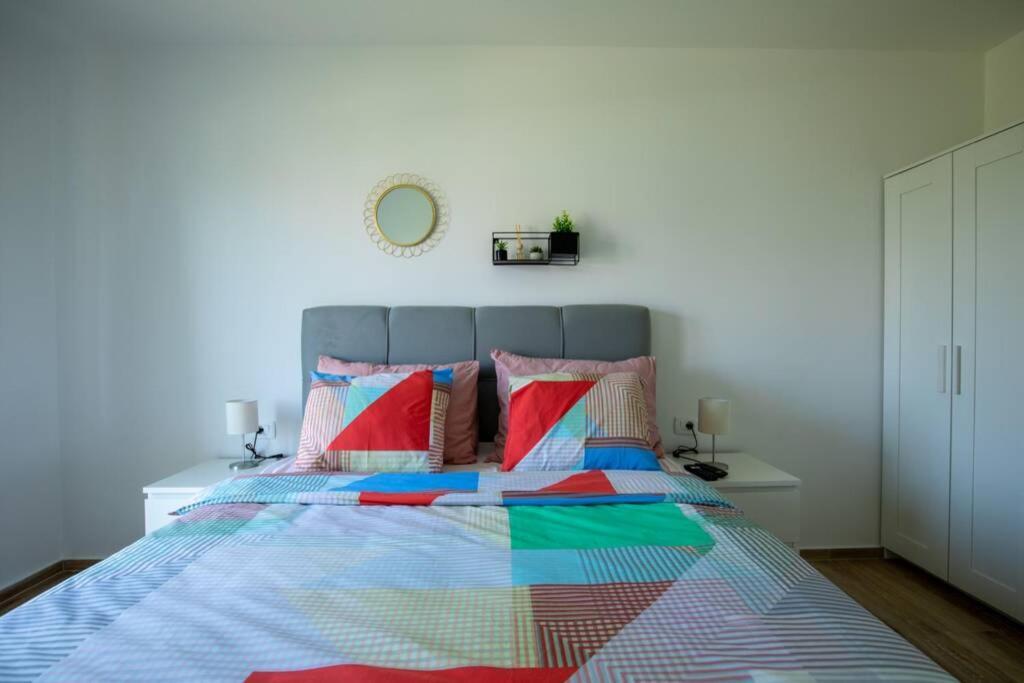 Flora Relax House, Free Parking Villa เปโรย ภายนอก รูปภาพ