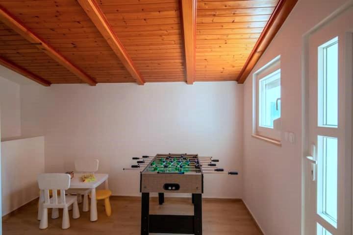 Flora Relax House, Free Parking Villa เปโรย ภายนอก รูปภาพ